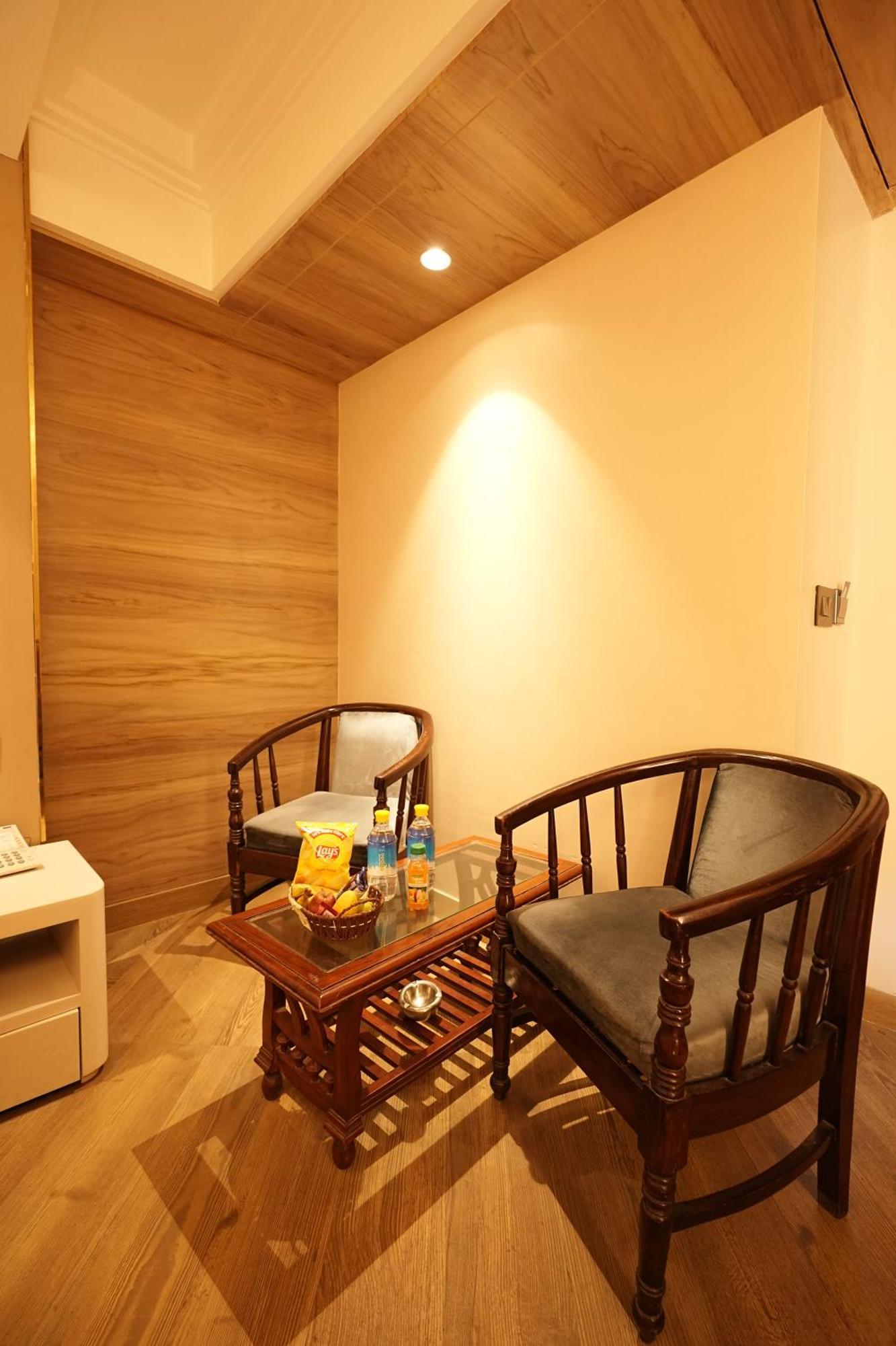 Empire Suites, New Delhi Extérieur photo