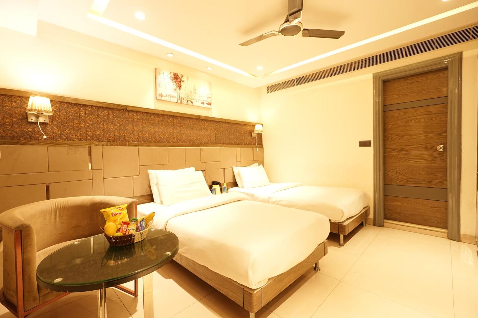Empire Suites, New Delhi Extérieur photo