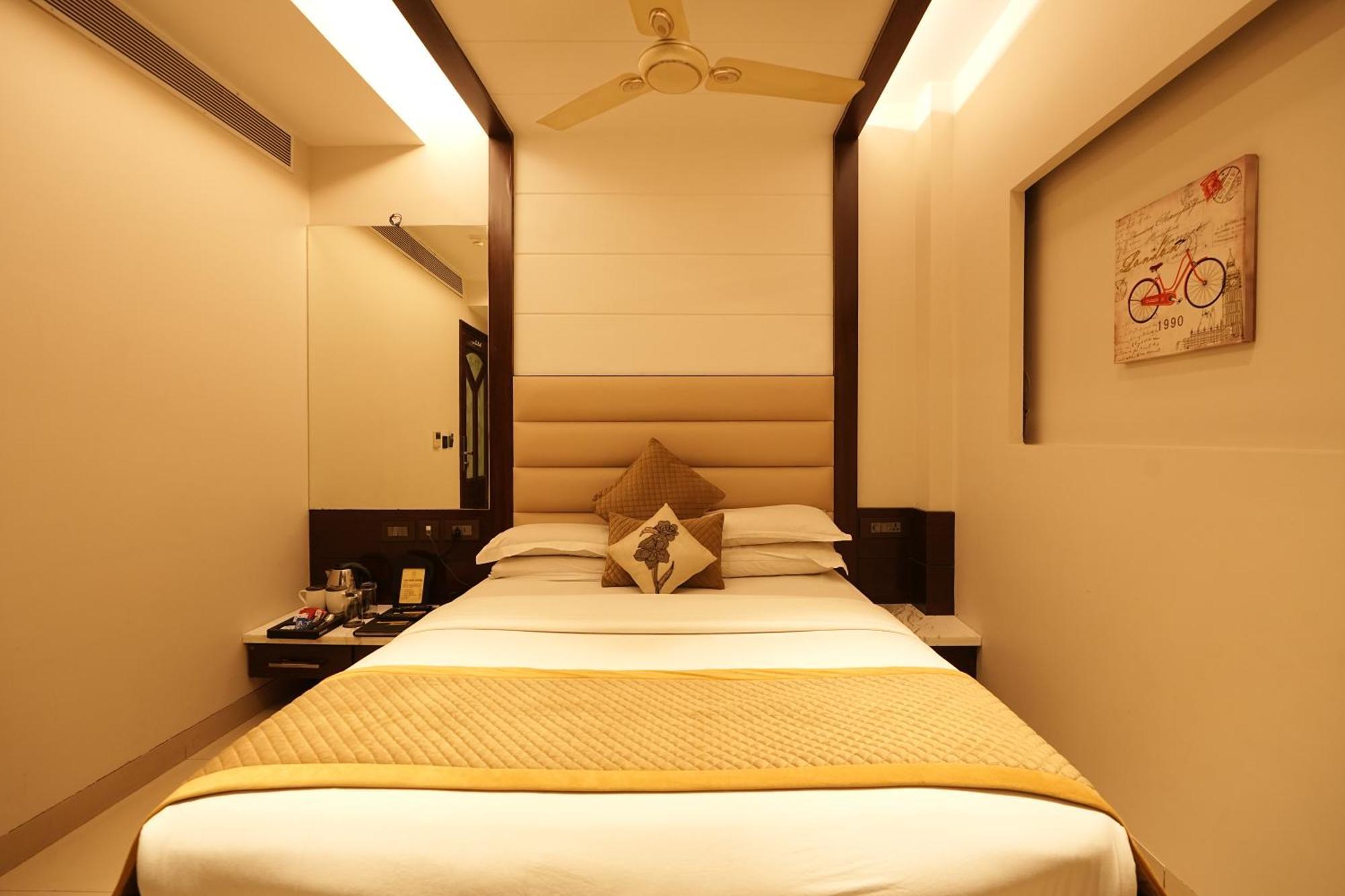 Empire Suites, New Delhi Extérieur photo