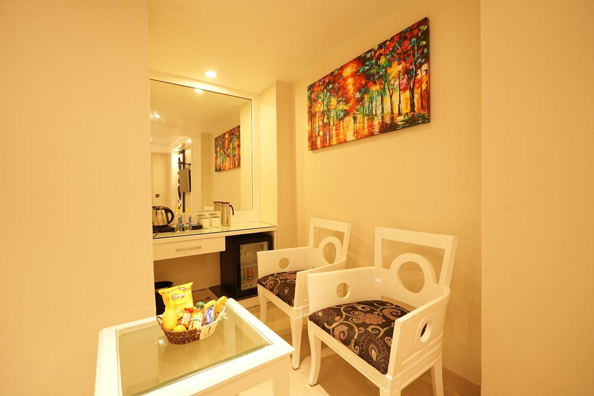 Empire Suites, New Delhi Extérieur photo