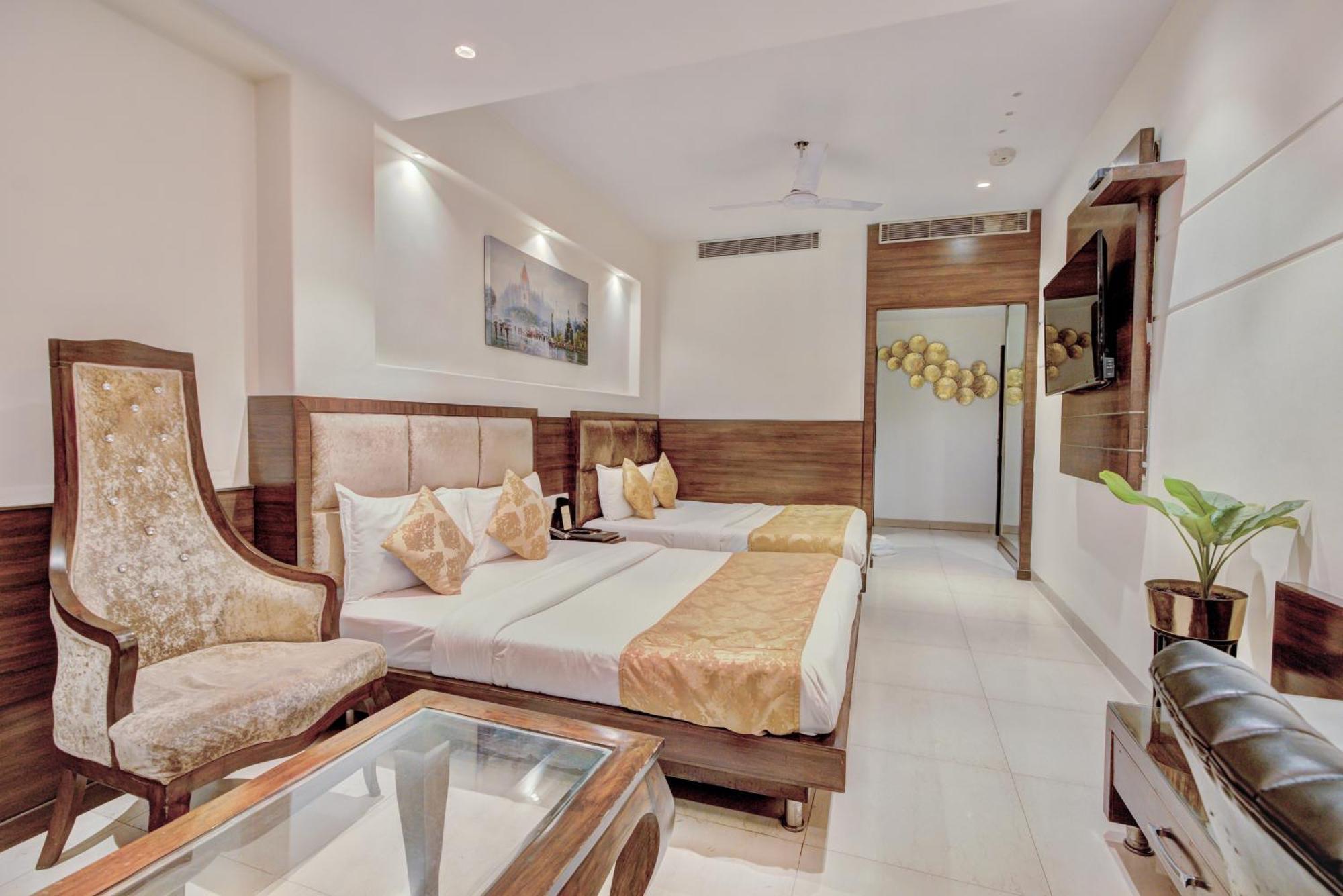 Empire Suites, New Delhi Extérieur photo