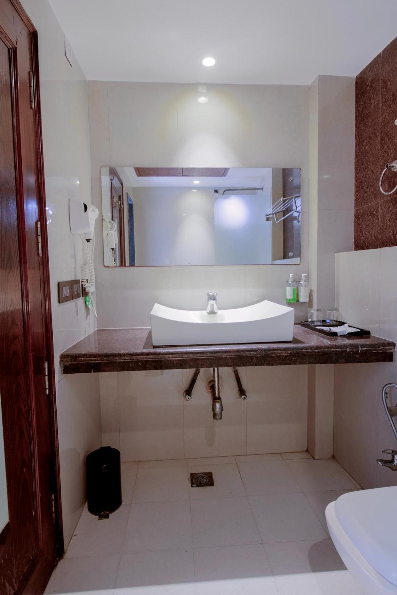Empire Suites, New Delhi Extérieur photo