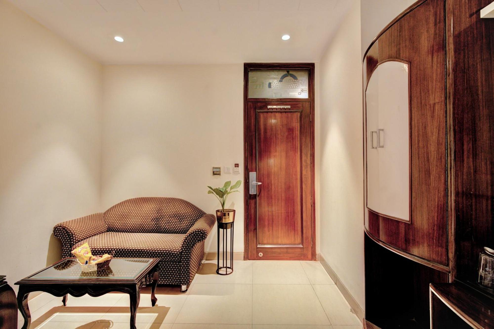 Empire Suites, New Delhi Extérieur photo
